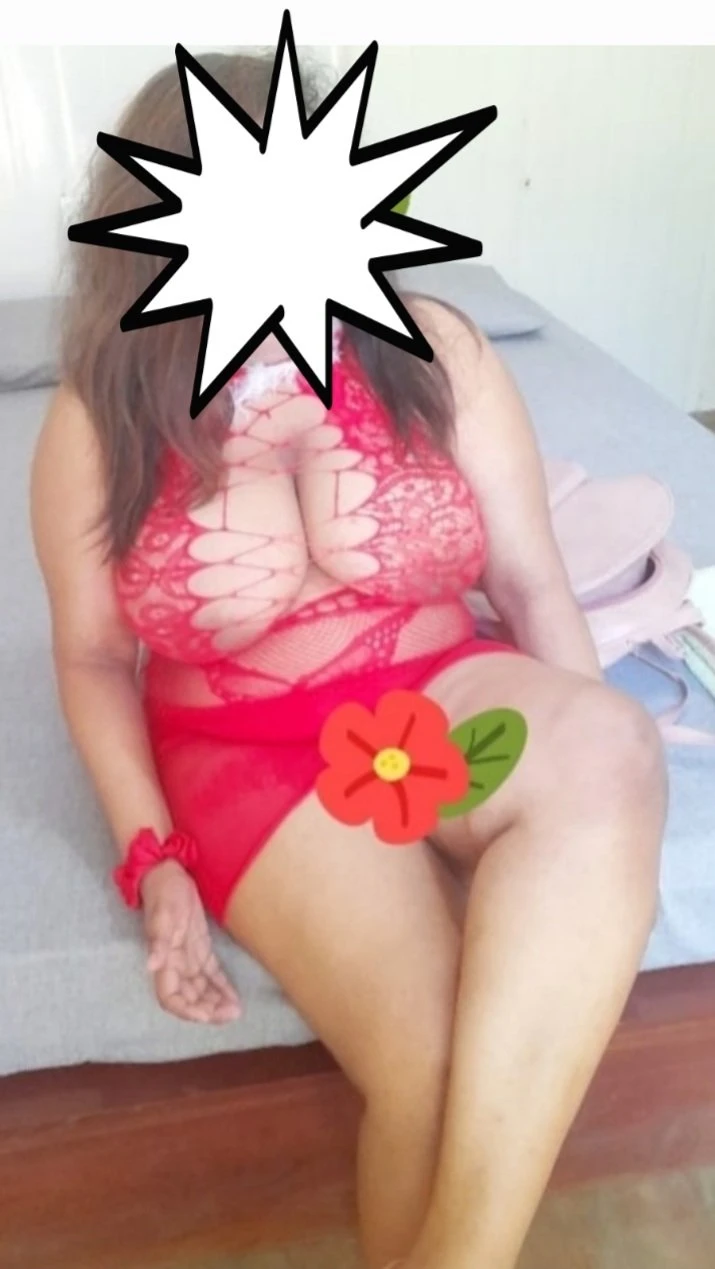 Cam Service & Full Service – Sri Lankan escort in Colombo — 2 / 3