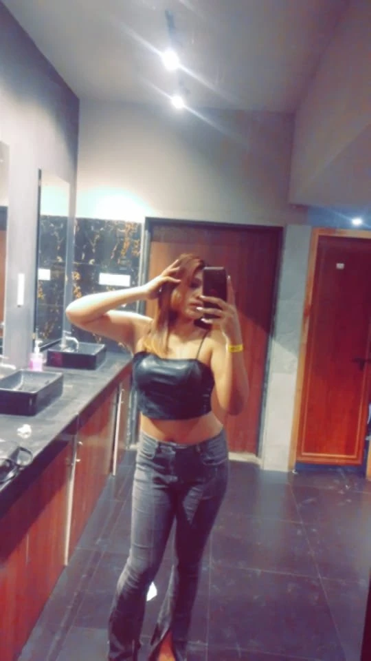 Diya – 21 | Elegant & Sensual – escort in Pune — 4 / 5