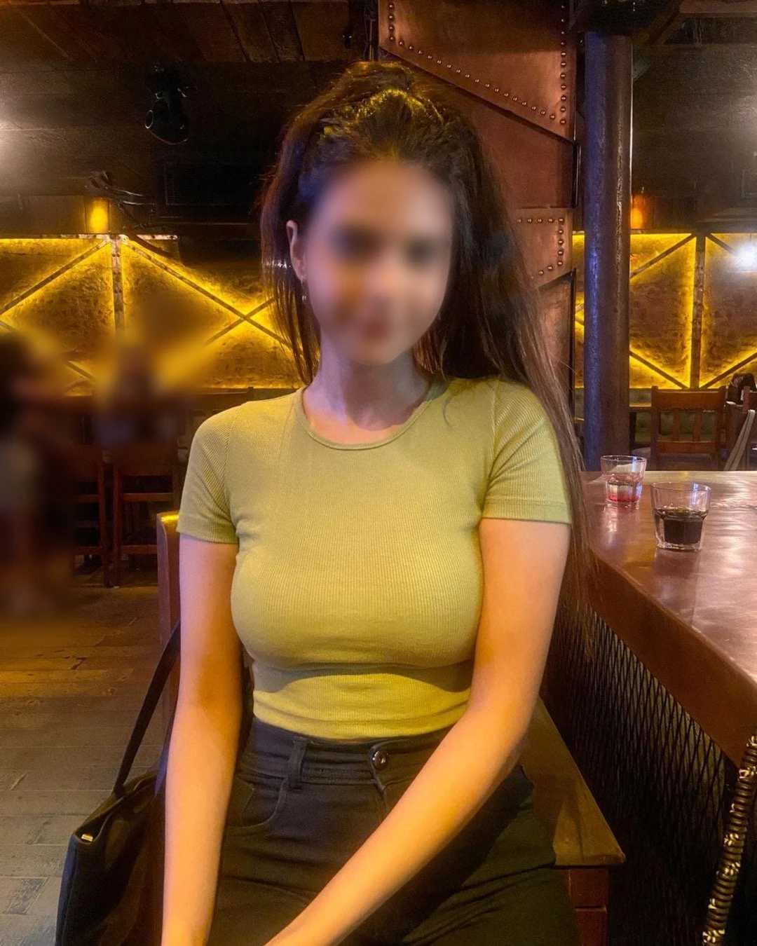 Siya Desai – Indian escort in Mumbai — 4 / 5
