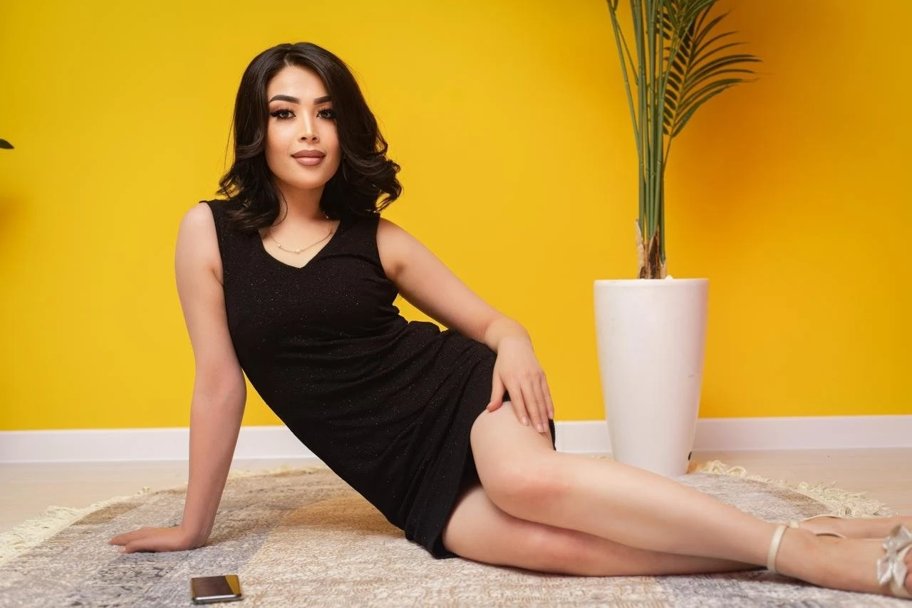 Neha Agrawal (Reyl Meet) Hyderabad – Indian escort in Hyderabad — 1 / 4