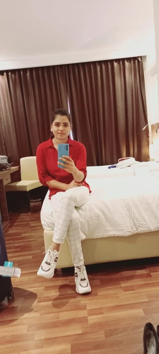 Mahi Roy – Indian escort in Mumbai — 2 / 3