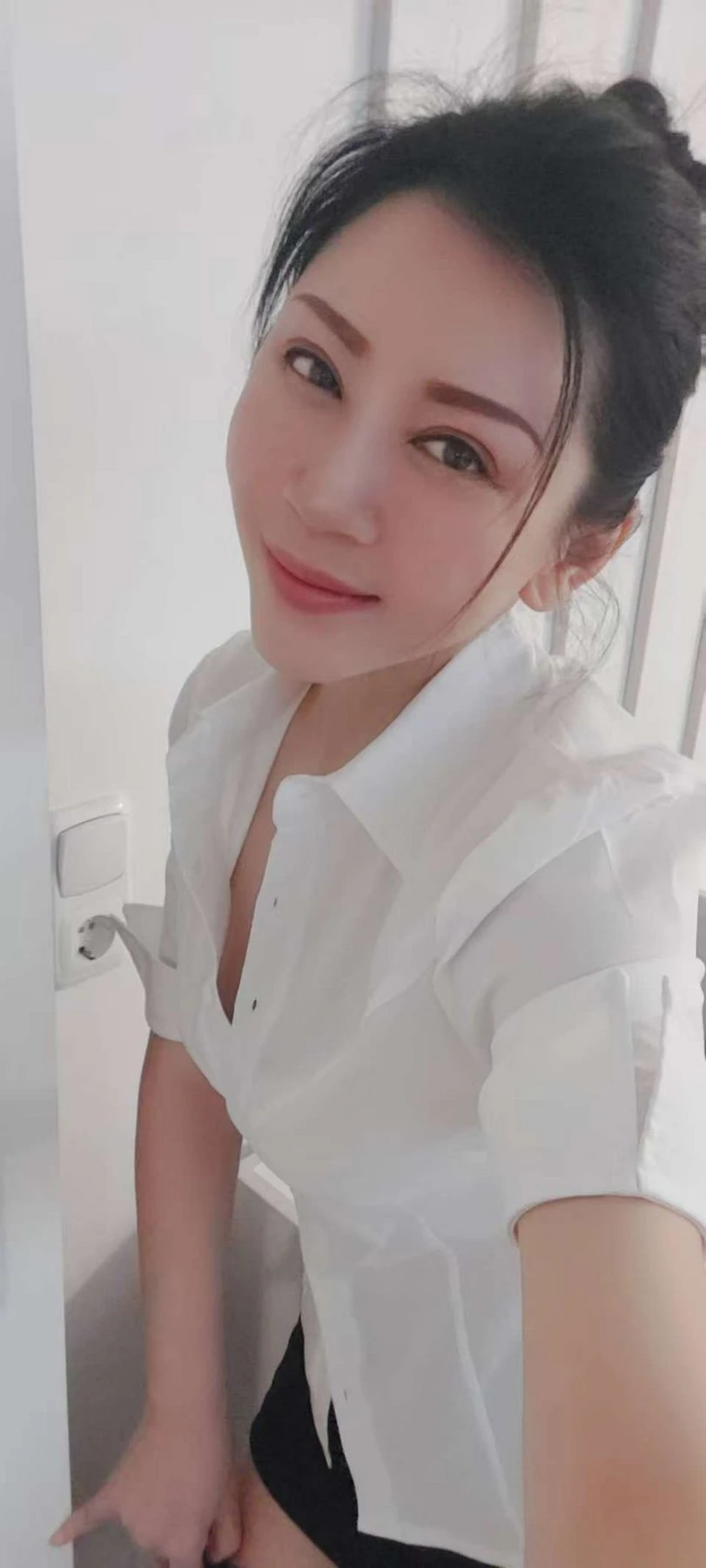Adele – Singaporean escort in Mauritius — 3 / 5