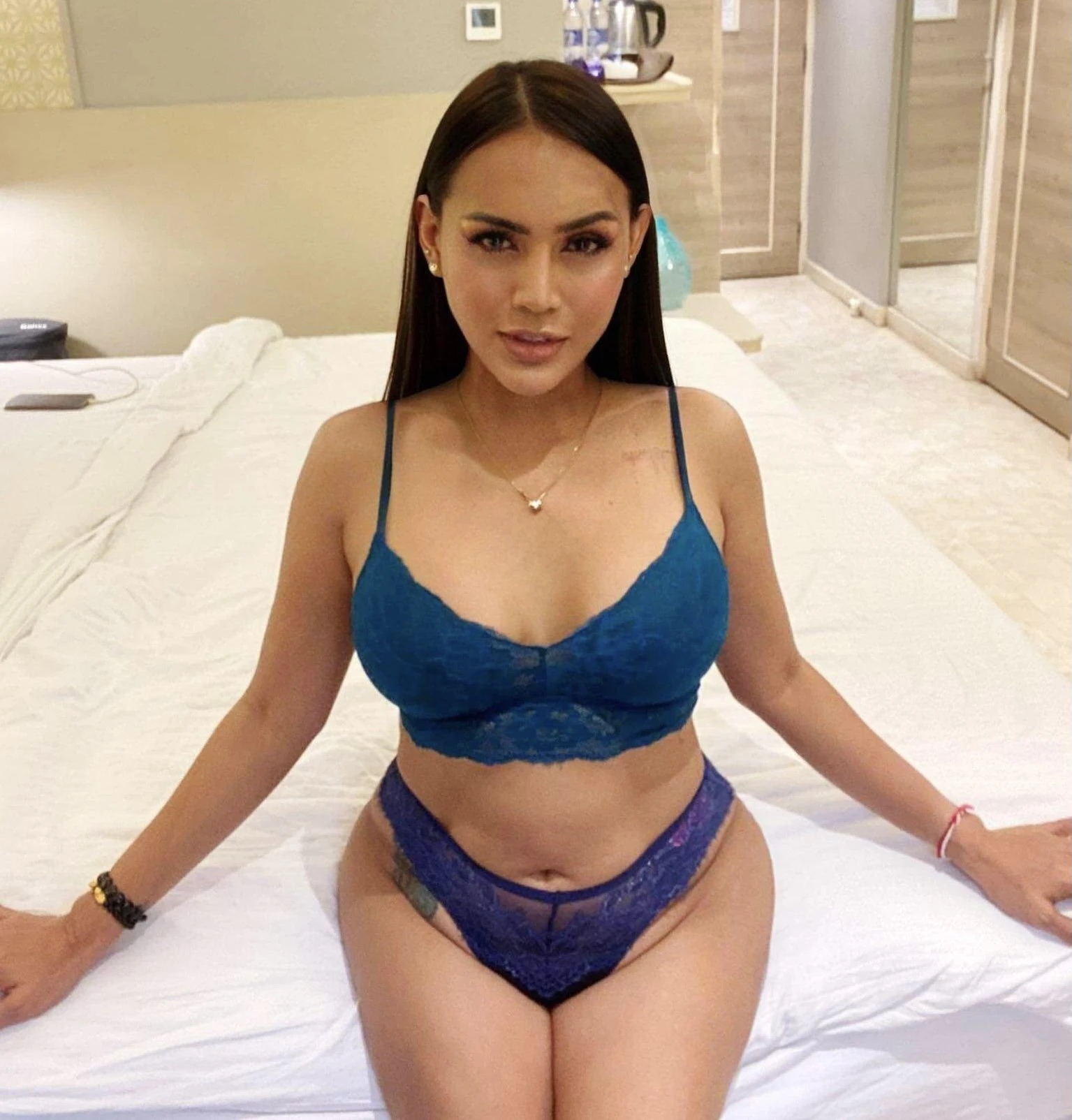 Angela oh la la (Cam show ) – Malaysian escort in Mumbai — 15 / 30