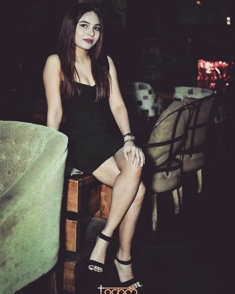 Anya Arora – Indian escort in Mumbai — 3 / 5