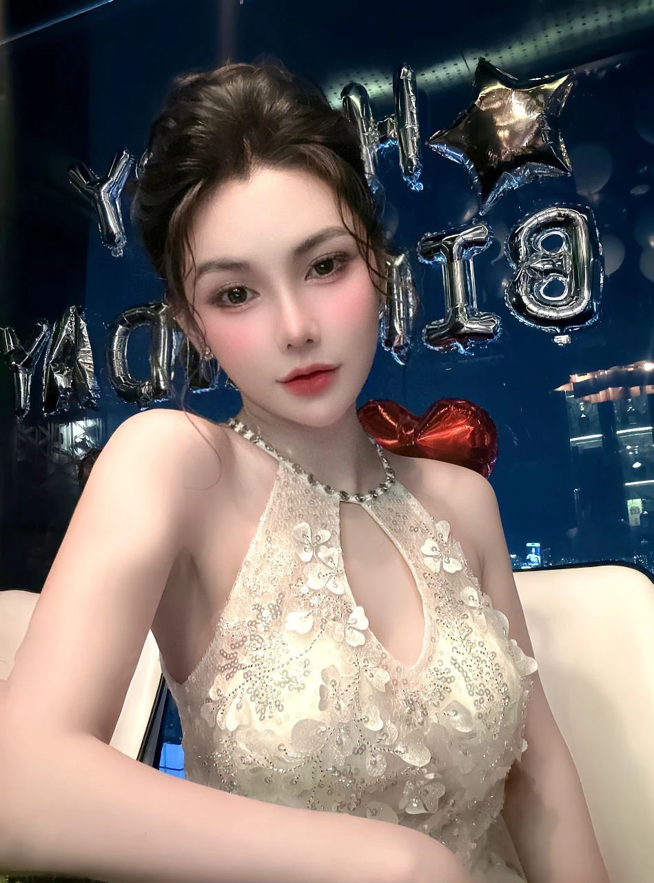 Sam – Vietnamese escort in Ho Chi Minh City — 4 / 11