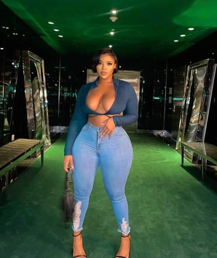 Sarah – South African escort in Hyderabad — 4 / 5