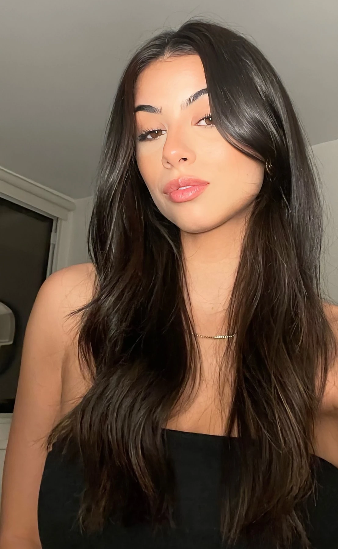 lets get naughty and wet baby! – Malaysian escort in Mumbai — 13 / 17