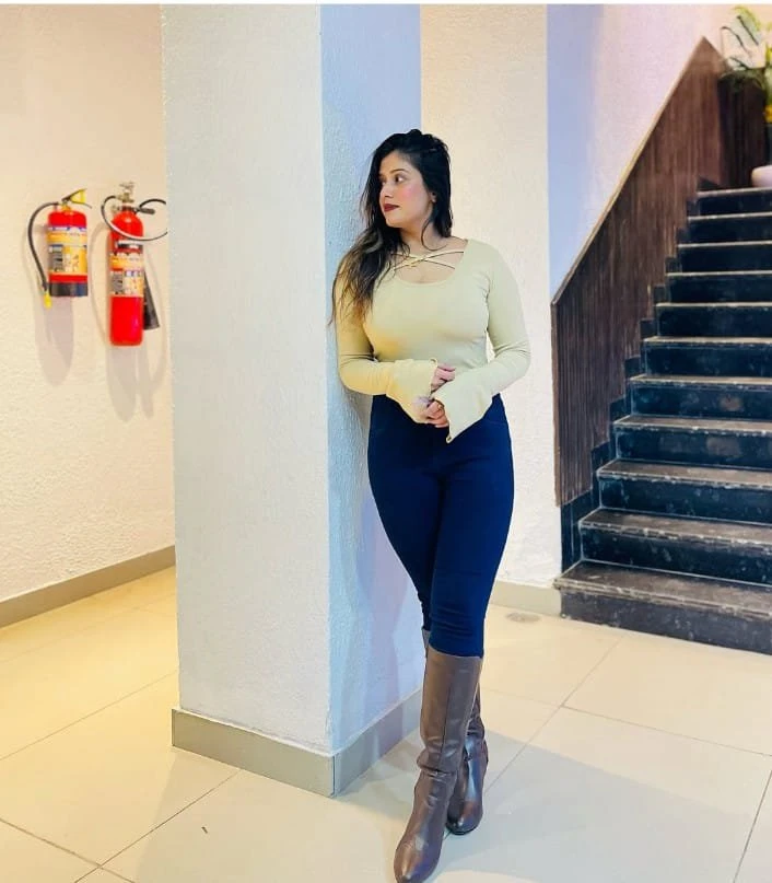 Urvashi escort service – Indian escort in Vadodara — 2 / 5