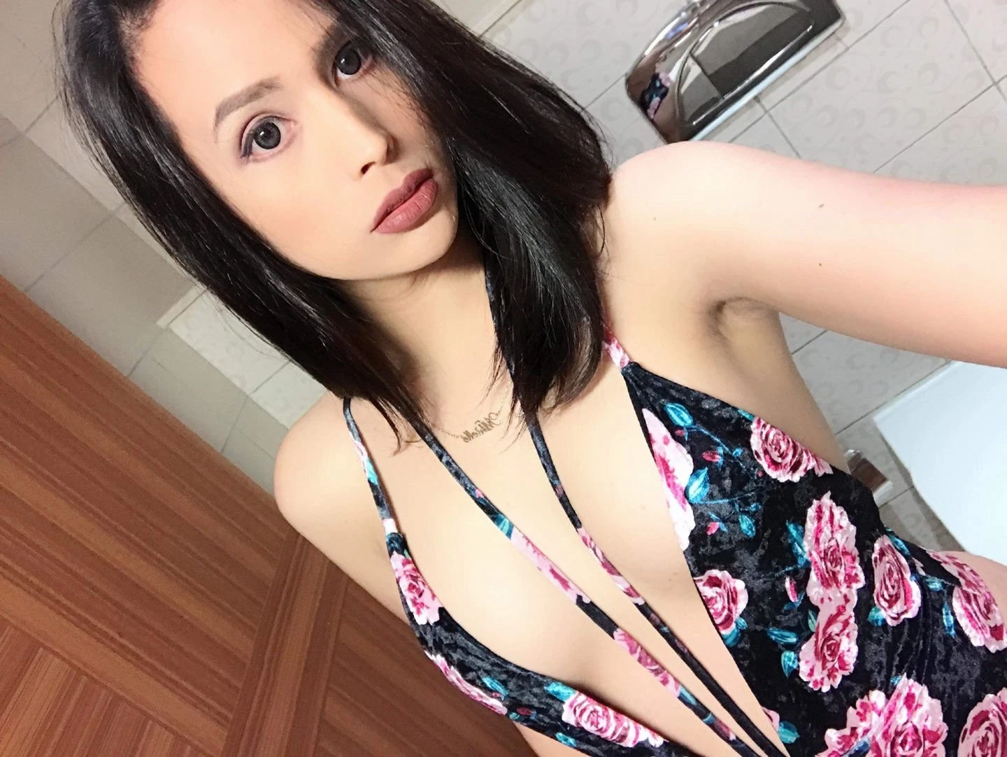 Hot and Tight,cum with me on Cam. – escort in Mumbai — 5 / 7