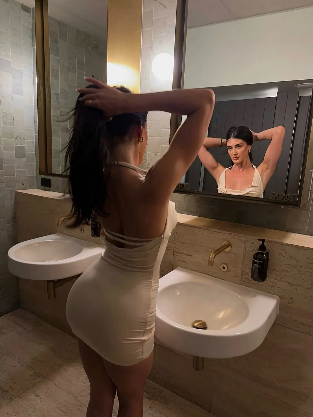 Aarna – Indian escort in Vijayawada — 5 / 7