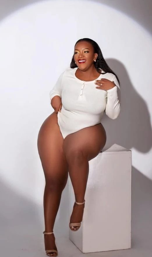 Queen Desire – Namibian escort in Kolkata — 3 / 6