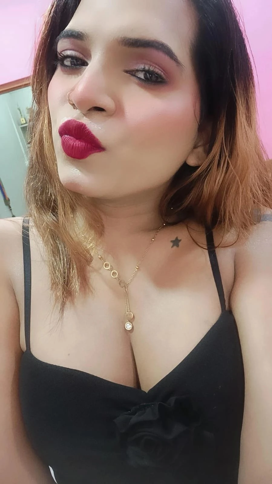 Sexy Roxy – Indian escort in Kolkata — 14 / 17