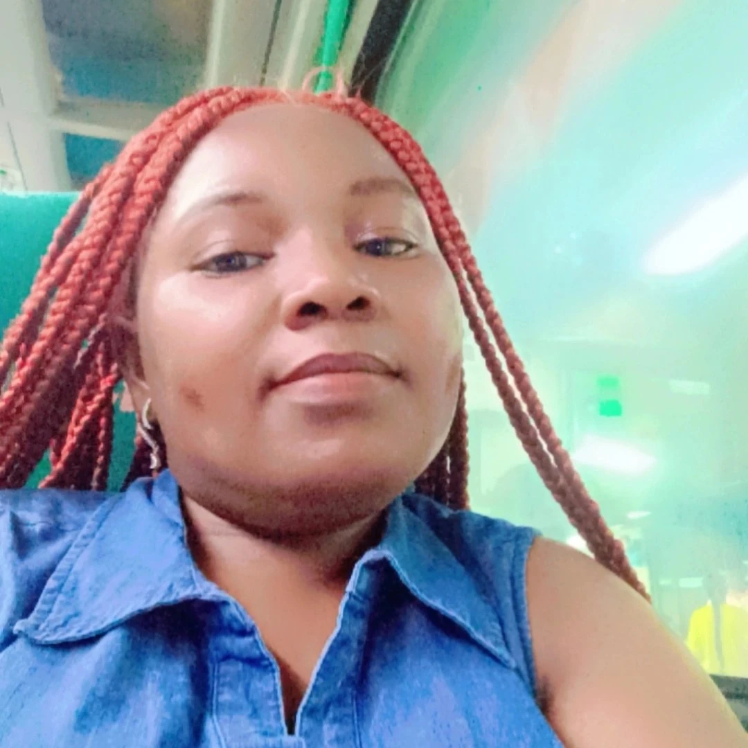Bella – Malian masseuse in New Delhi — 1 / 11