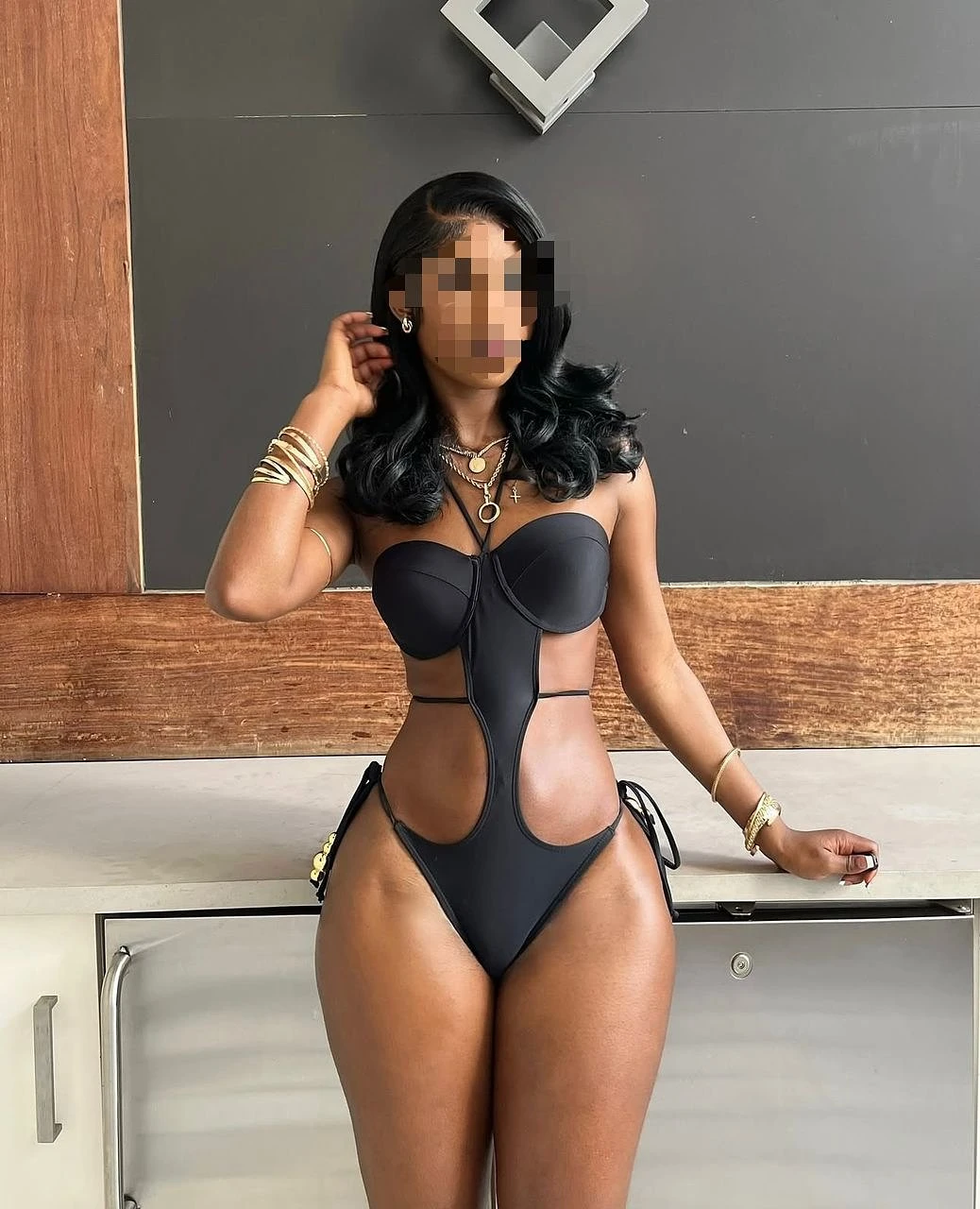 Peace – French escort in Abidjan — 2 / 5