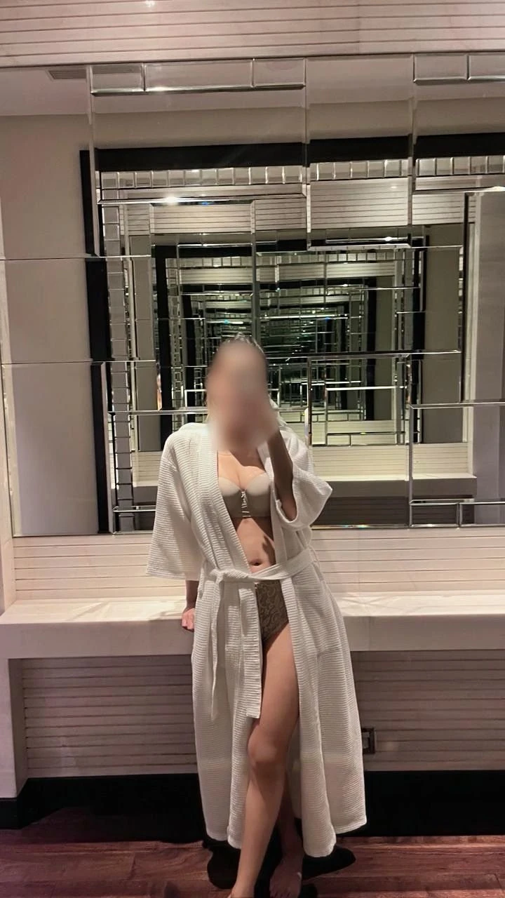 JASMINE ( REAL MEET )🦋 – Indian escort in Mumbai — 14 / 18