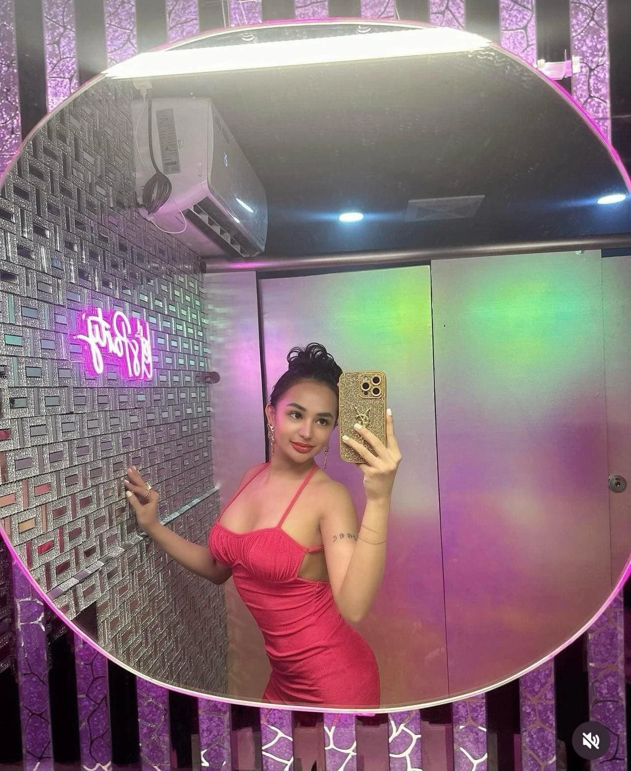 Sandra – Singaporean escort in Macao — 3 / 6