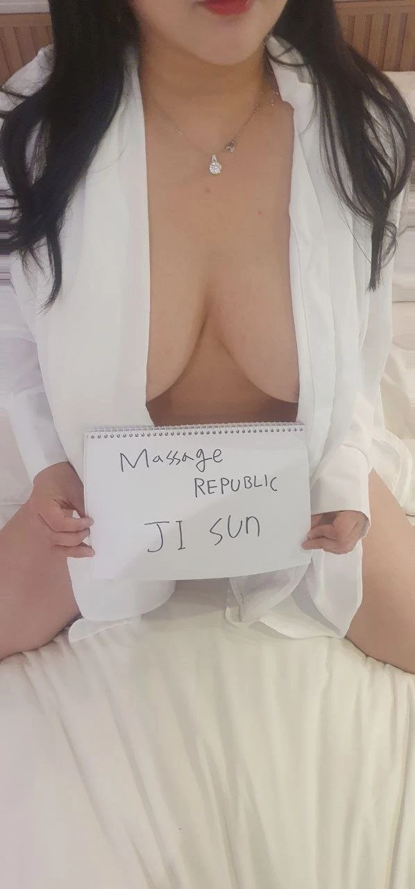 Jisun Korean – South Korean escort in Seoul — 3 / 6