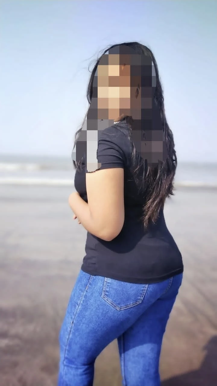 Enjoy Best Blowjob, Aarohi 22yr – Indian escort in Mumbai — 9 / 14