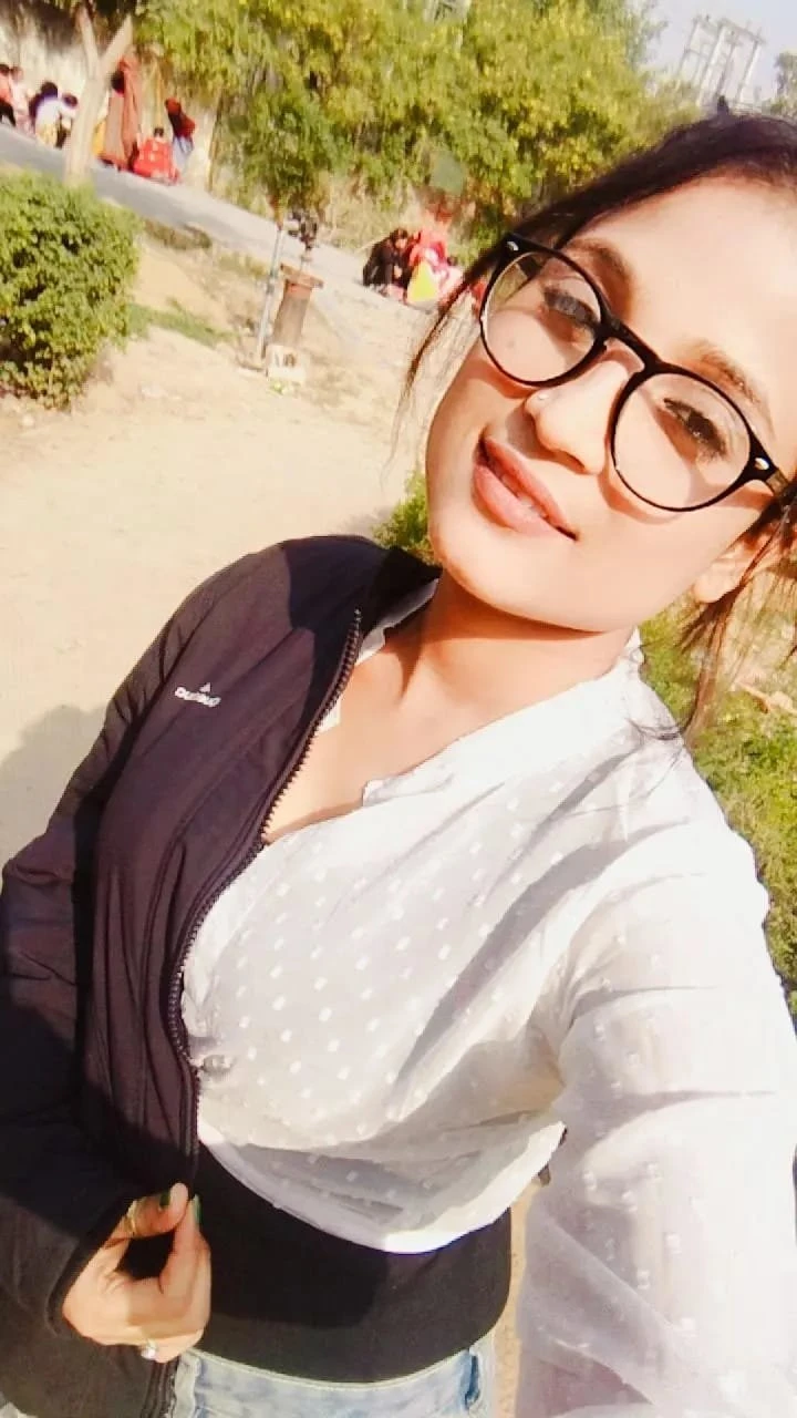 Cash Pay Outcall Hotel Service – Indian escort in Hyderabad — 2 / 7