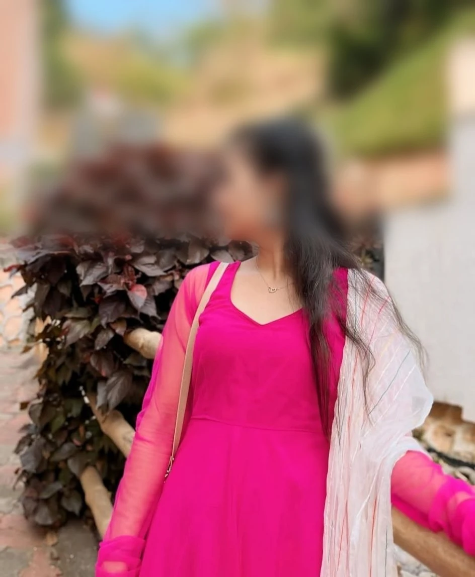 ꧁༒soni 🦋(Cam & meet)༒꧂ – Indian escort in Pune — 4 / 5