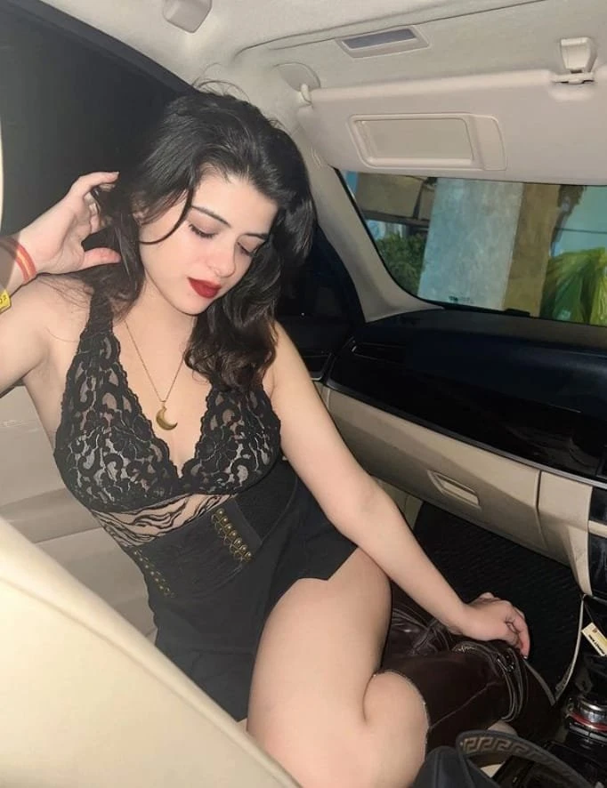 Sonal Patel – Indian escort in Mumbai — 1 / 2