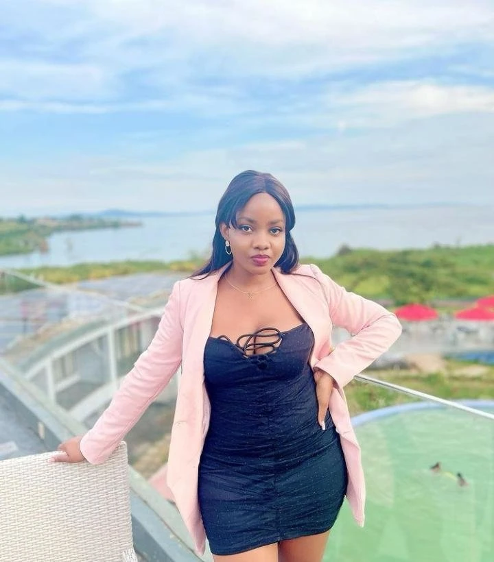 Brittney – South African escort in New Delhi — 2 / 4