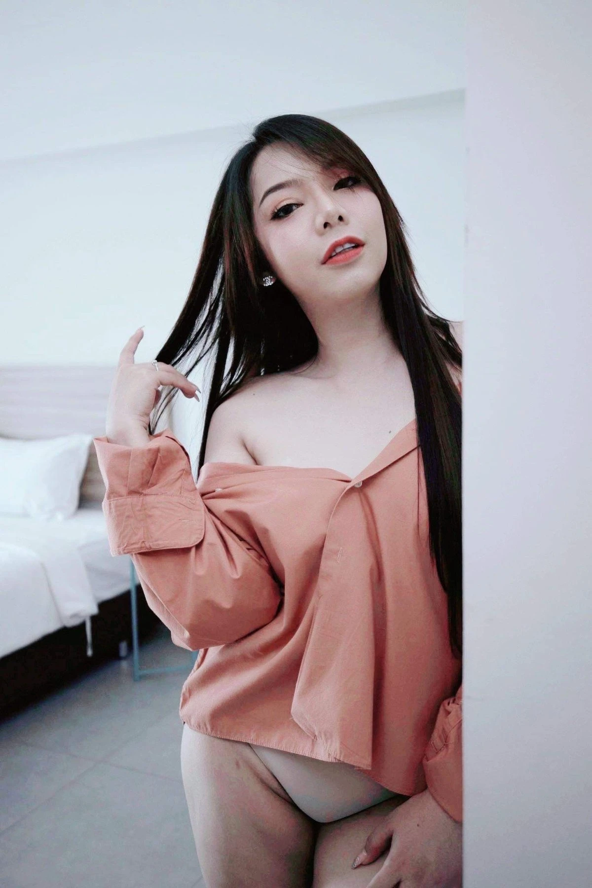 Mimi – Laotian escort in Seoul — 6 / 8