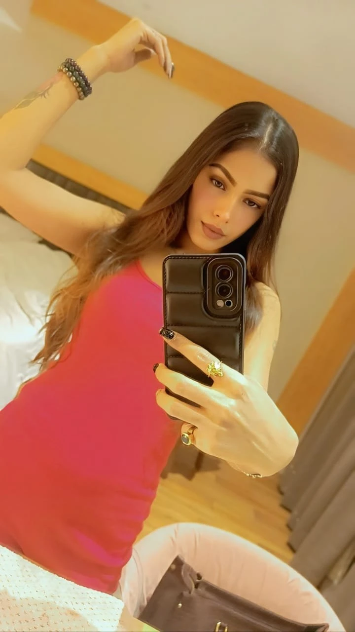 Authentic Girl Avantika Arora Real Meet – Indian escort in Hyderabad — 5 / 7