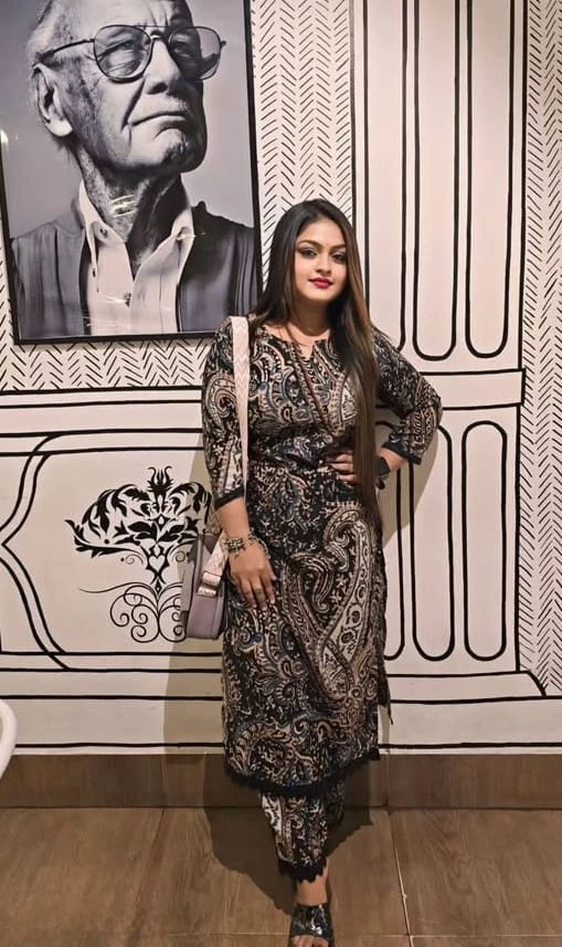 Khushi Pande – Indian escort in Kolkata — 1 / 4