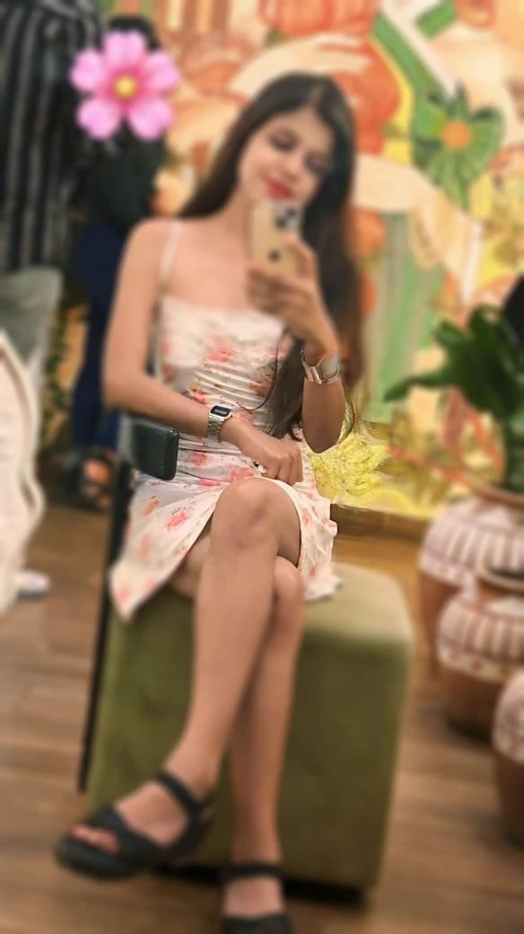 ✿Sonam Cam & real .Meet independent – Indian escort in Mumbai — 1 / 5