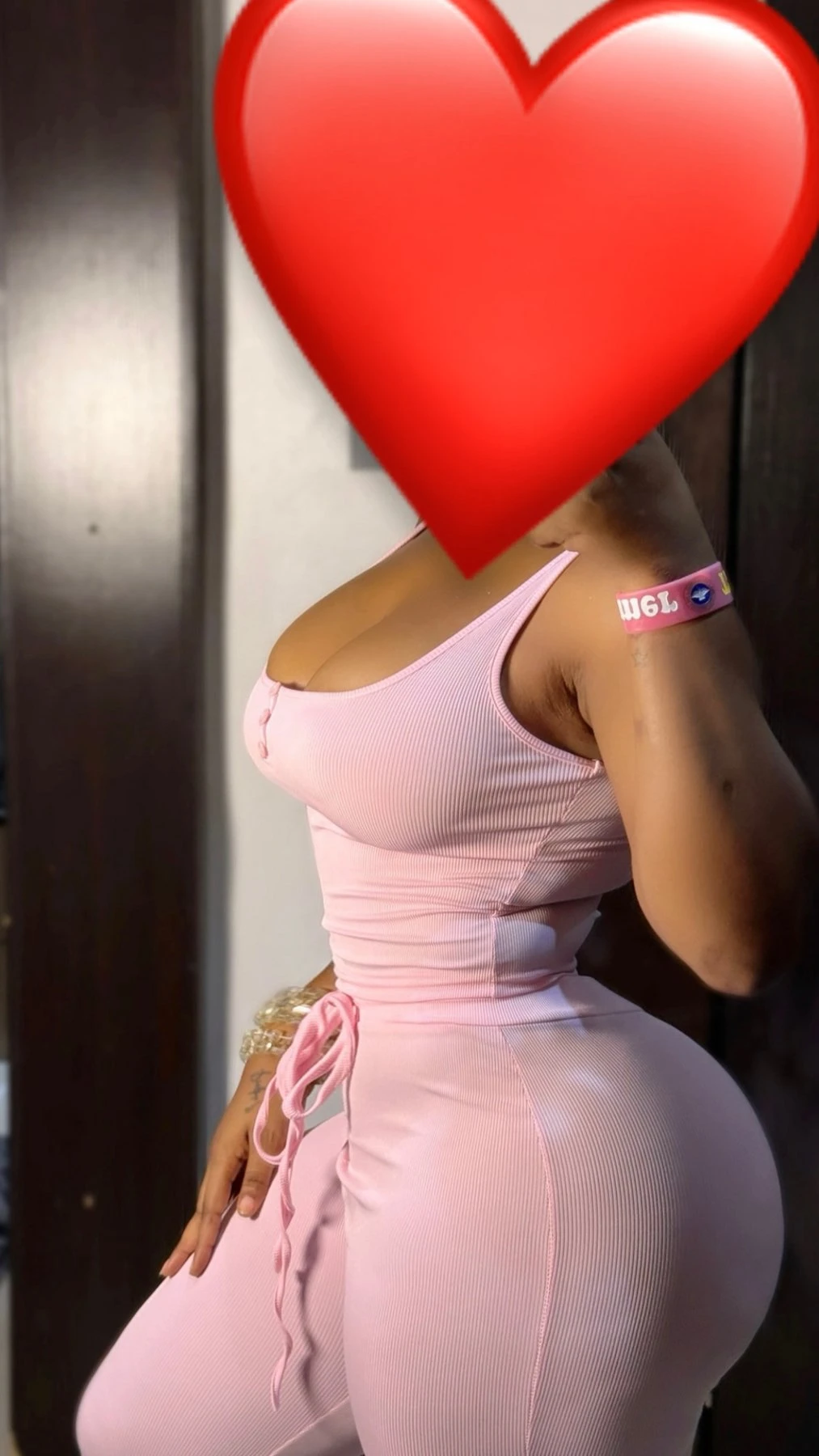 Wetpur – South African escort in Noida — 2 / 5