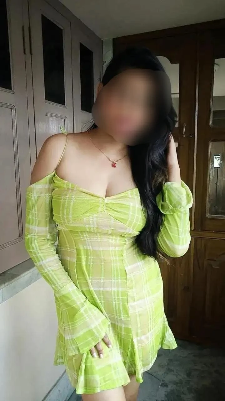 Nisha cam session only 🤍 4 – Indian escort in Gurgaon — 2 / 4