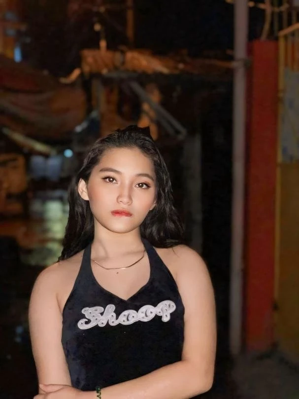 Shannelgray (cam show only) – Filipino escort in New Delhi — 8 / 11