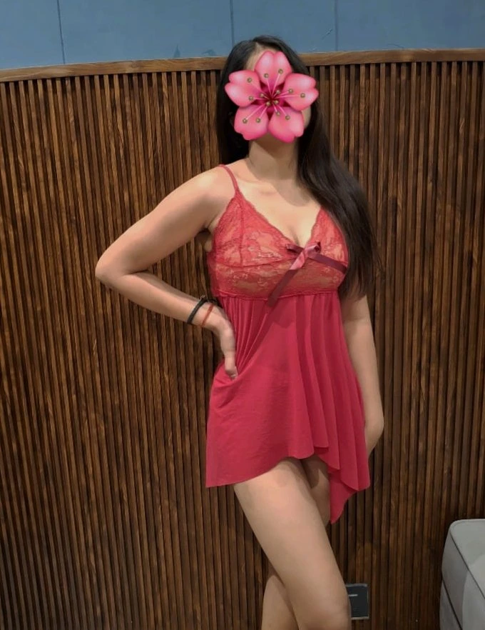 Komal {Cam & Real Meet} – Indian escort in New Delhi — 4 / 11