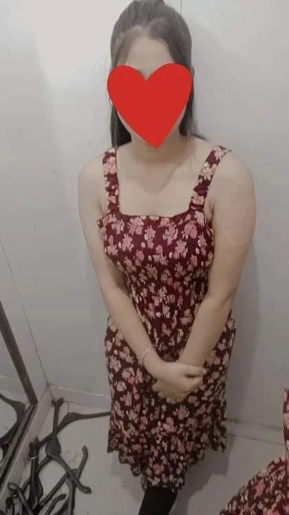 Pratima, Real Meet & Cam Session – Indian escort in Noida — 3 / 5