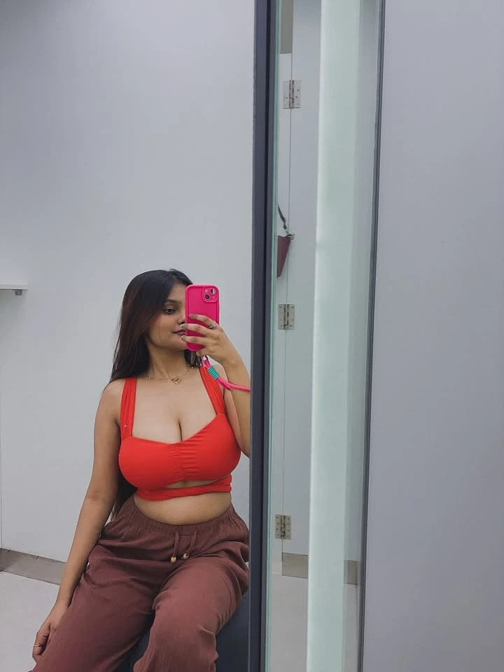 Janvi – Indian escort in Pondicherry — 3 / 4