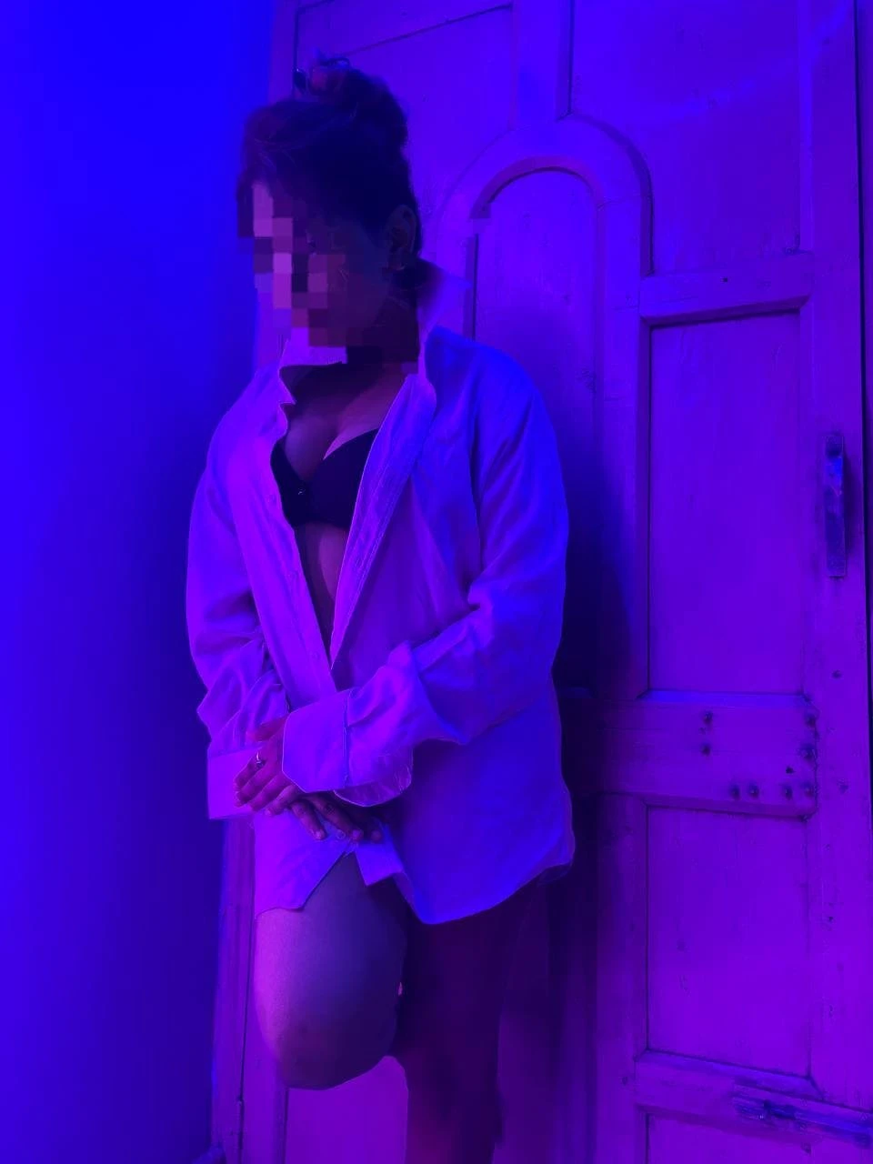 Kolkata Cam Session & Real Escort Servic – Indian escort in Kolkata — 8 / 17