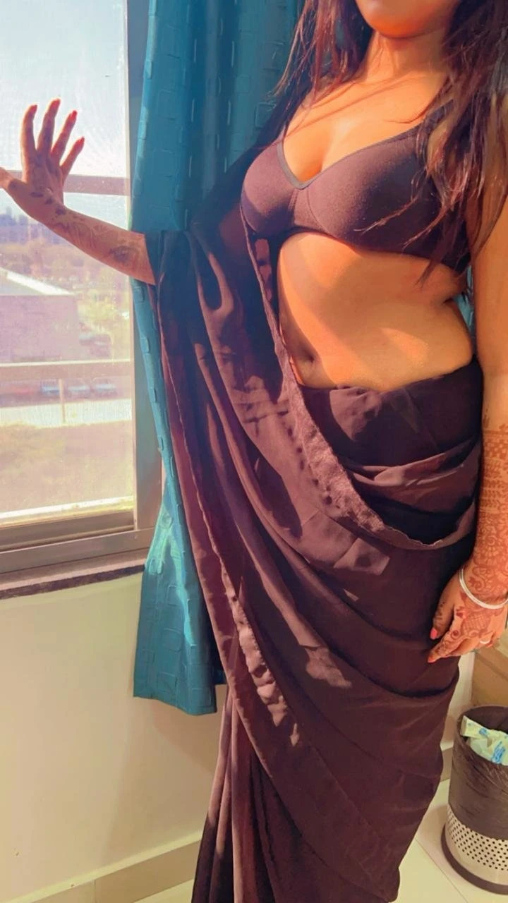 Kanika for Real Meet and Cam – Indian escort in New Delhi — 1 / 8