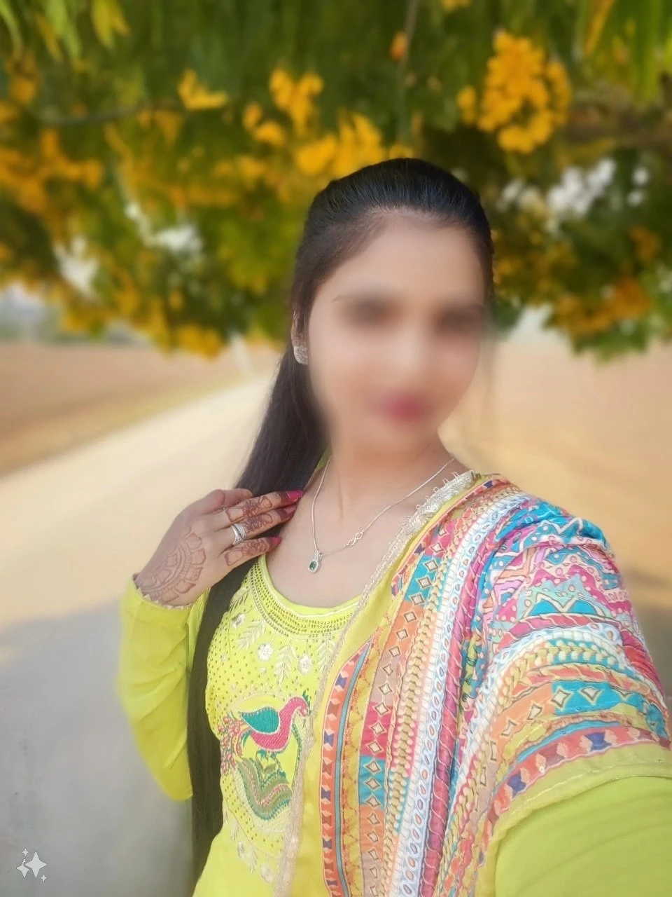 Sonal Cam and real meet – Indian escort in Noida — 6 / 10