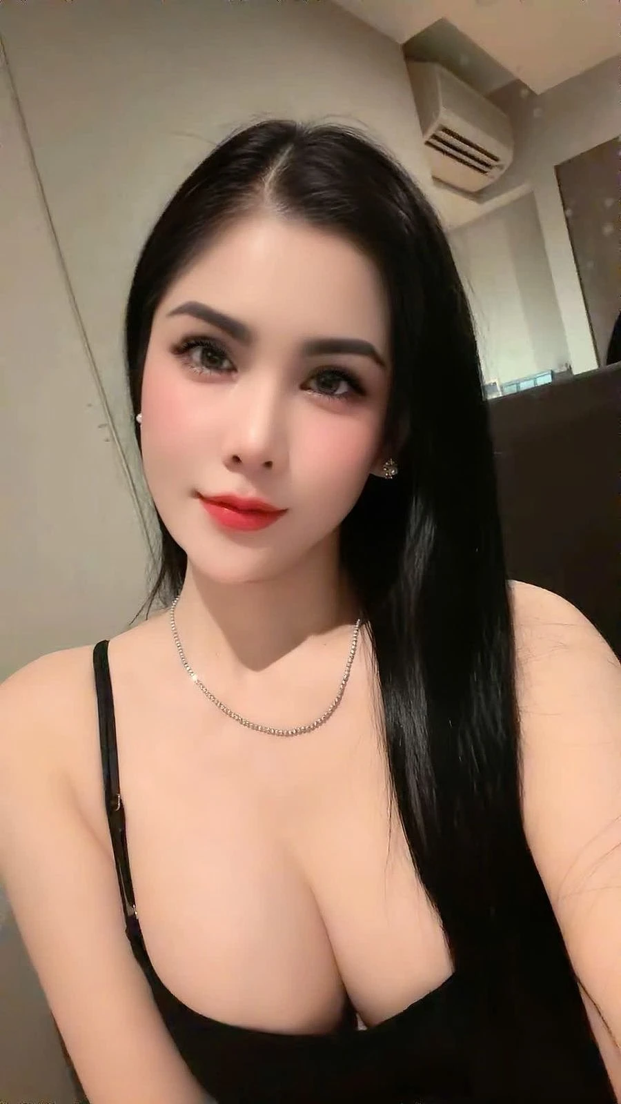 Sarah – Filipino escort in Mauritius — 2 / 7
