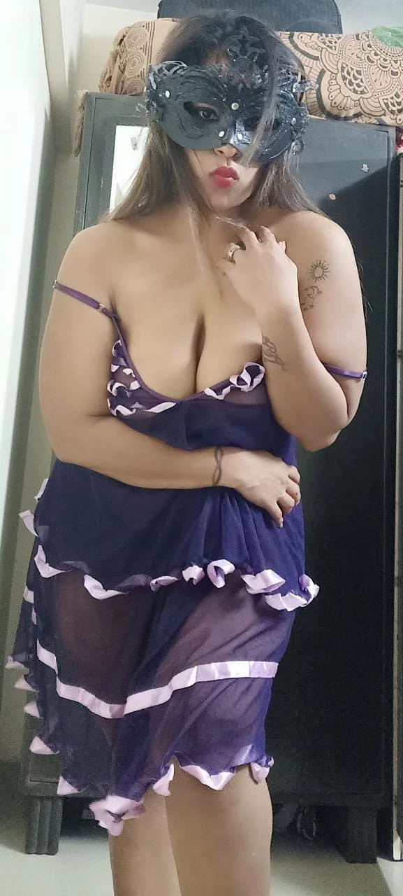 Sexy Namira – Indian escort in Mumbai — 27 / 30