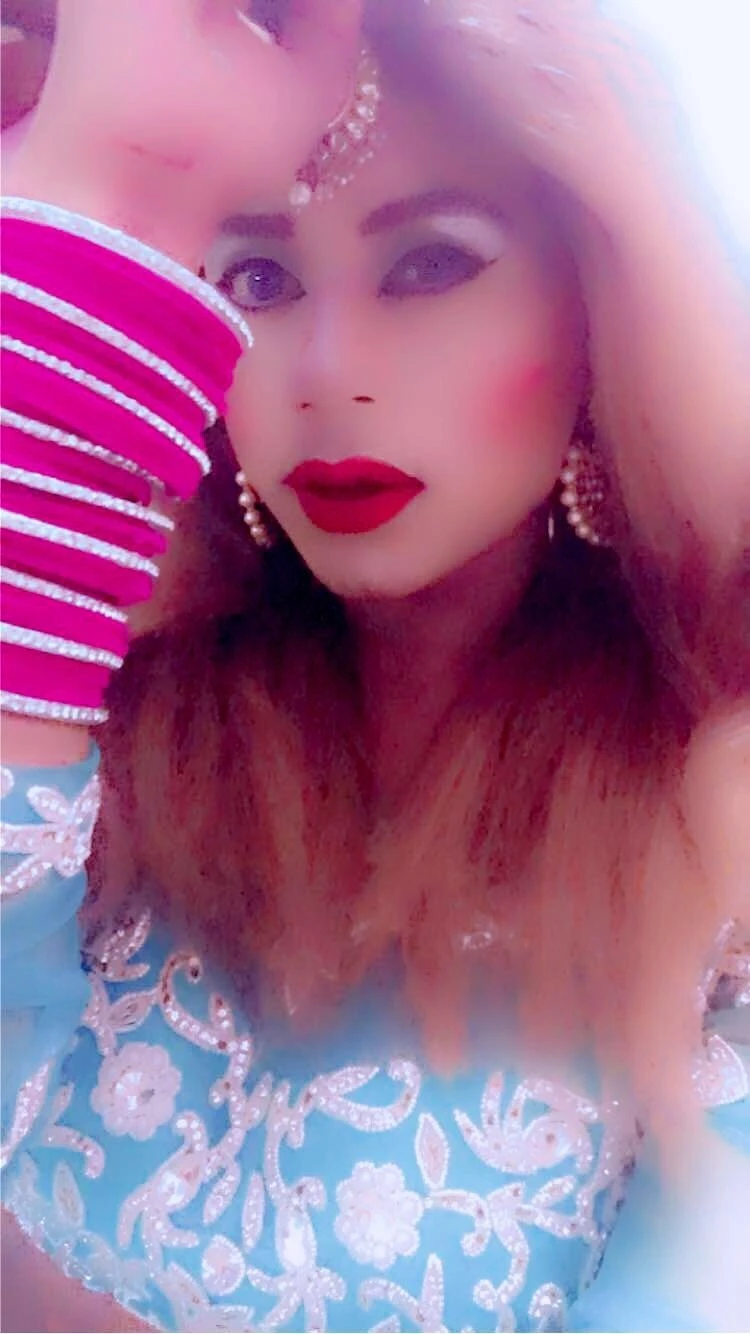 Riya – Indian escort in Mumbai — 1 / 4