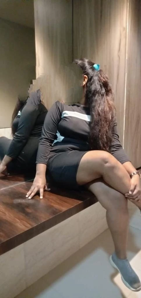 Simy Khan – Indian escort in Mumbai — 8 / 11