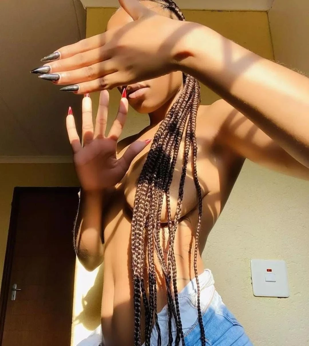 Juicy Cassy chocolate booty – South African escort in Hyderabad — 2 / 5
