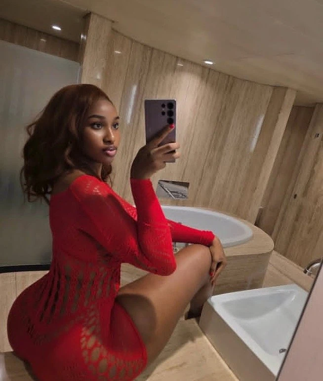 Leah – South African escort in Indore — 2 / 4