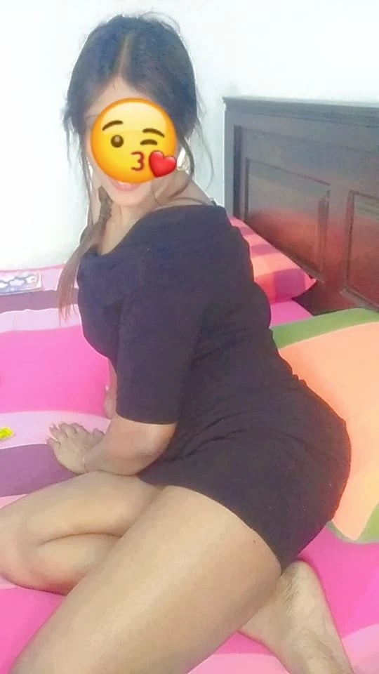 Pooja – Malian adult performer in Colombo — 3 / 4