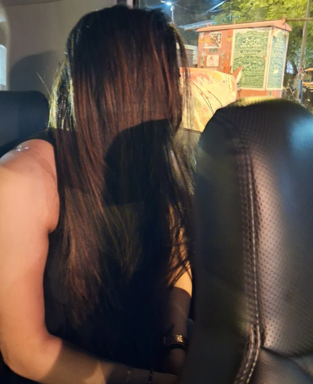 Esha Verma // – Indian escort in Mumbai — 2 / 3