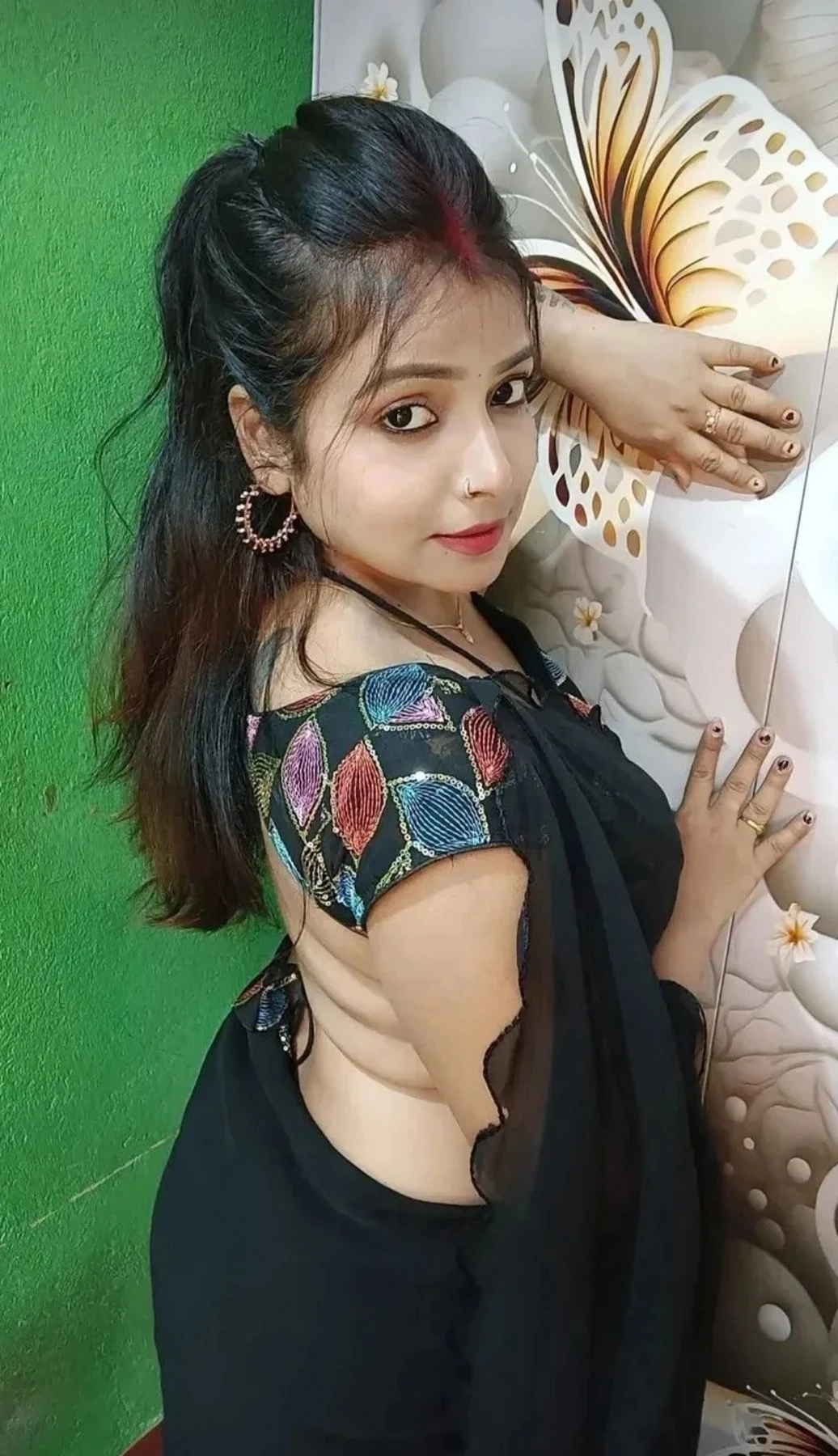 Shruti – Indian escort in Mumbai — 2 / 3