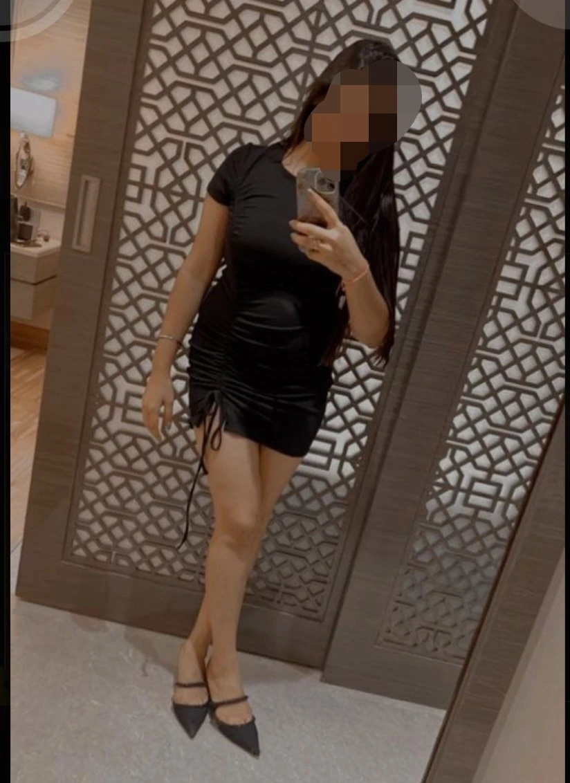 Hola Amigos, Tanv here Cam and Real – Indian escort in Mumbai — 2 / 4