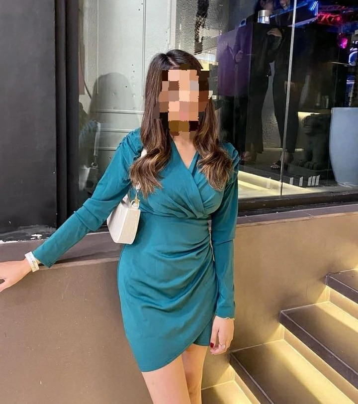 Cam or Real Meet – Indian escort in Mumbai — 1 / 5